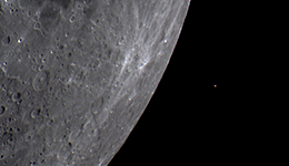 Mond und Aldebaran