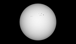 Sonne im Wei&szlig;licht