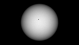 Sonne im Wei&szlig;licht