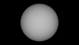 Sonne im Wei&szlig;licht