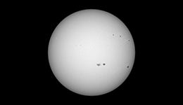 Sonne im Wei&szlig;licht