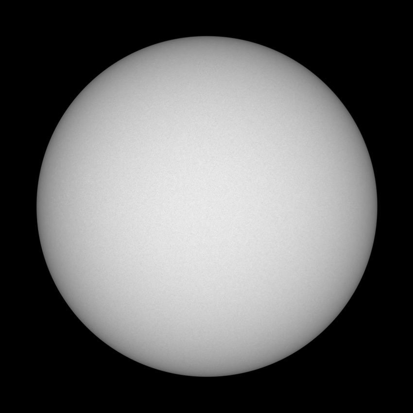 Blanke Sonne im Wei&szlig;licht