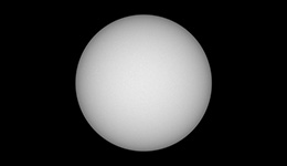 Blanke Sonne im Wei&szlig;licht